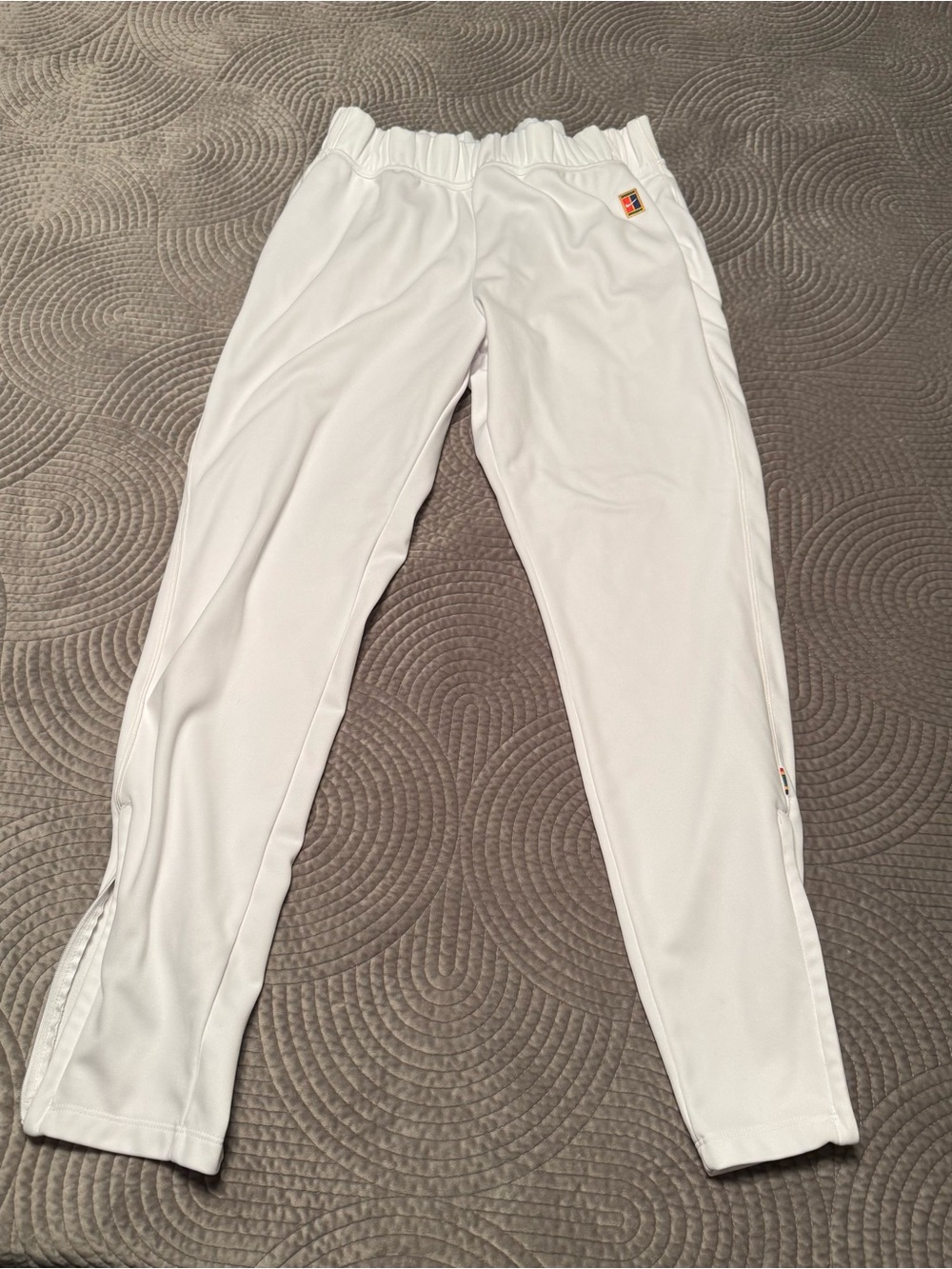 Nike women’s Heritage sweatpants